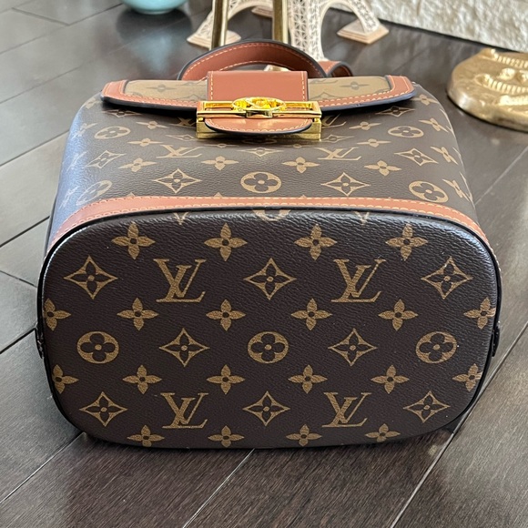Louis Vuitton Monogram Backpack - Picture 6 of 9